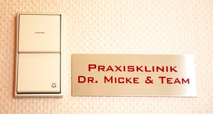 Willkommen in der zahn&auml;rztlichen Praxisklinik Dr. Micke & Team