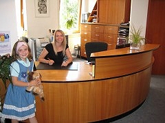 freundlicher Kinderzahnarzt - Empfang